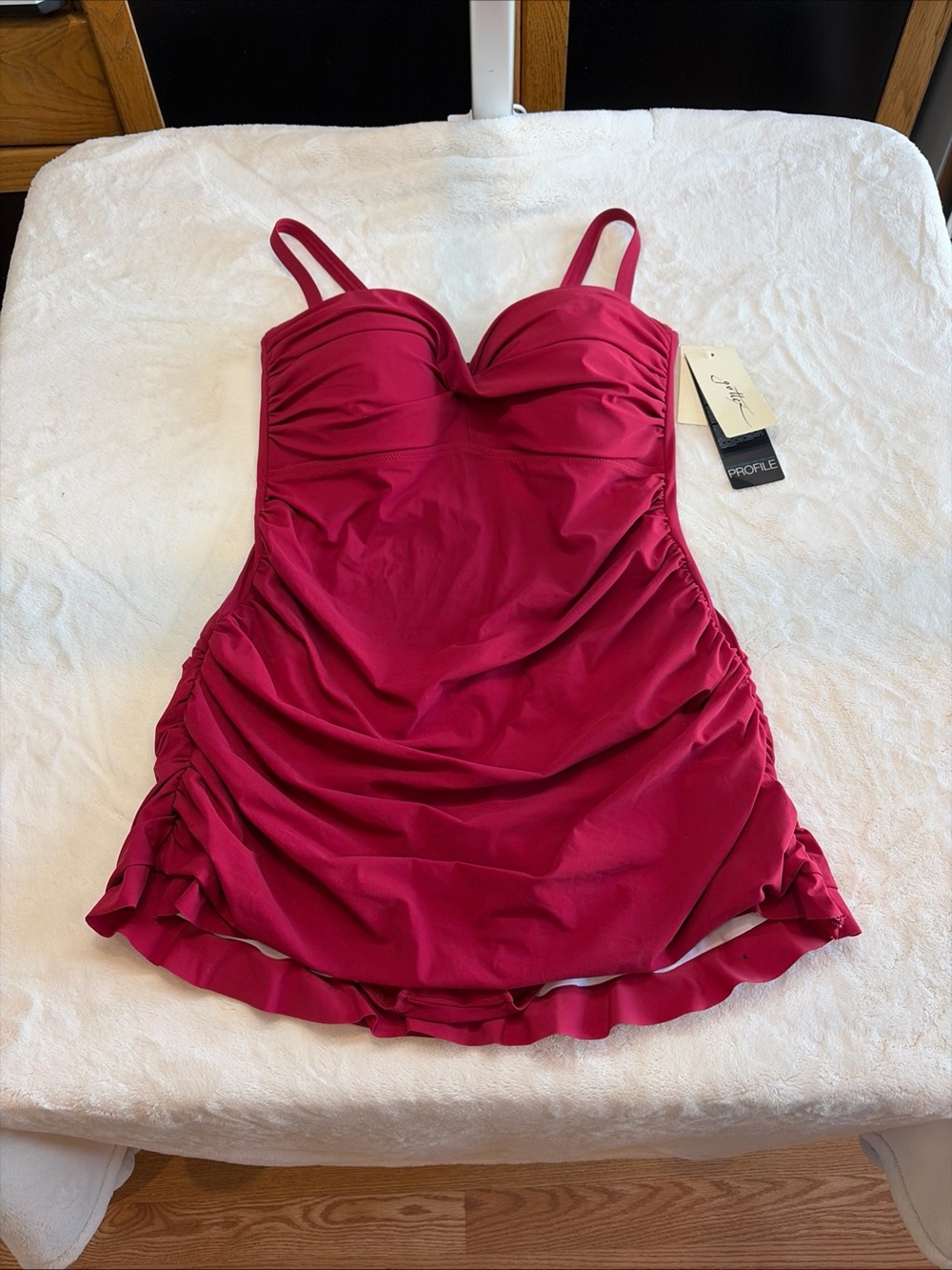 Women’s Gottex Profile One Piece Swimsuit Sz 16W Burgundy Removable Straps *NWT*